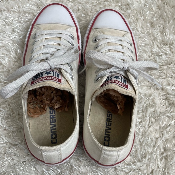 Converse Low Top Chuck Taylor All Star Sneakers in Cream - Picture 4 of 8